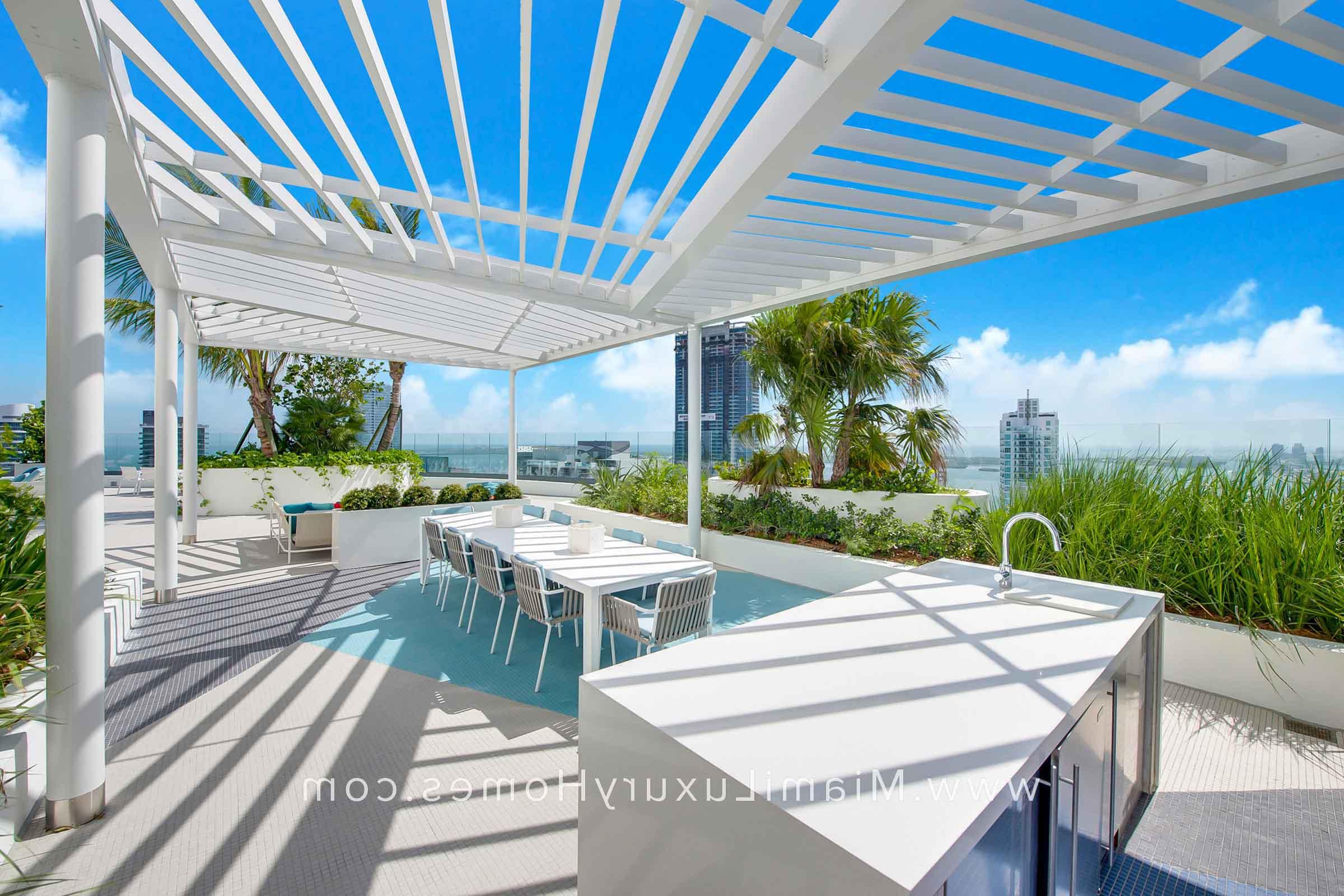 Brickell Heights Outdoor Kitchen