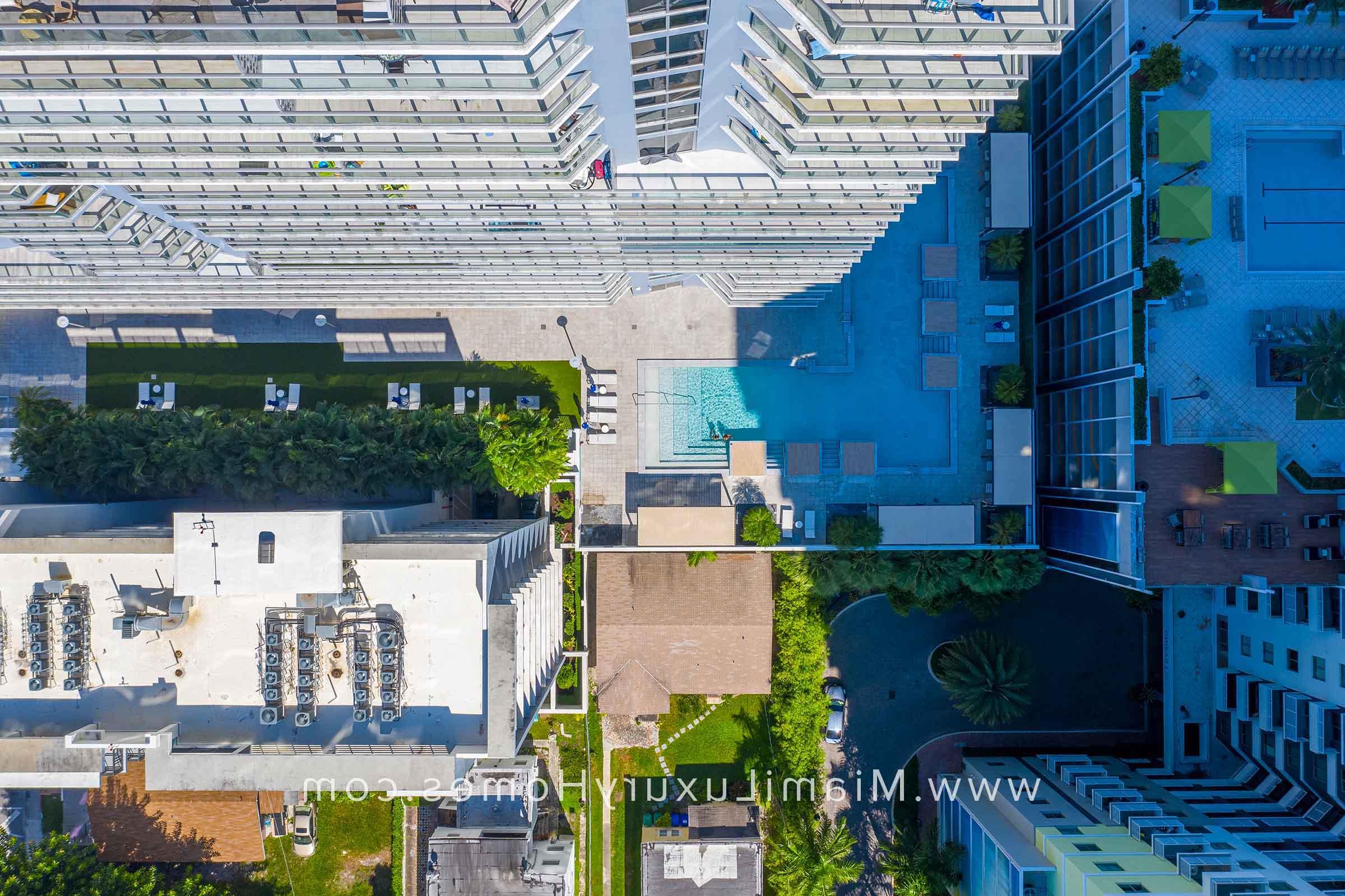 Brickell Ten Pool Deck