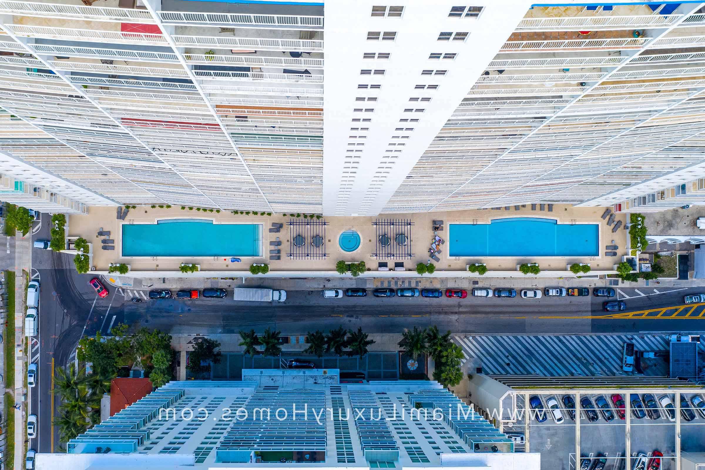 The Club at Brickell Bay Pool